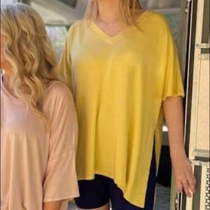 Boutique High Slit V-Neck Tee-3x